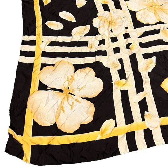 Burberry 100% Silk Square Scarf in Rare Floral Iconic Print in Black, Gold - Picture 3 of 6
